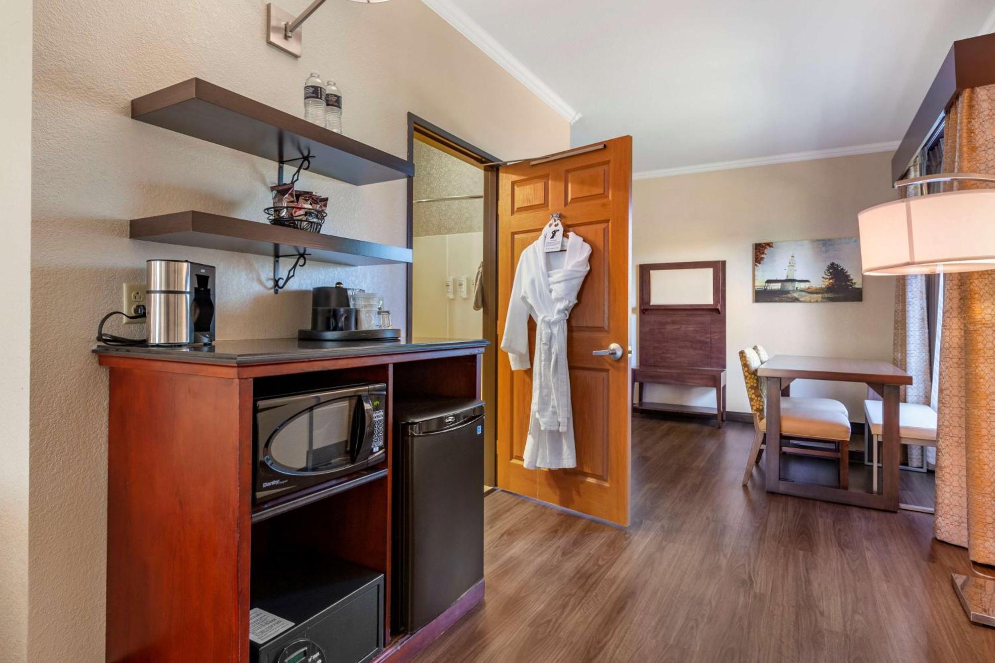 Best Western Premier Bridgewood Hotel Resort Neenah Экстерьер фото